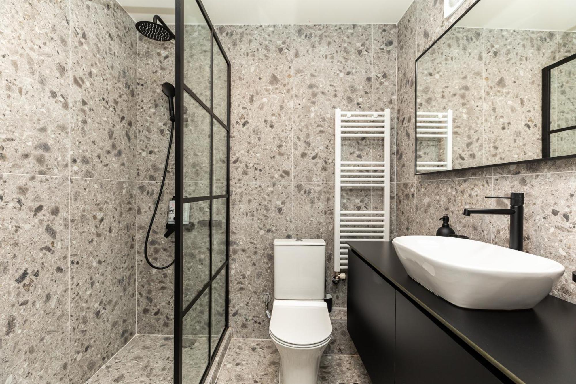 Vista By Halu!: Spacious City Centre Home Солун Екстериор снимка